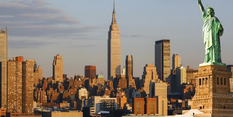 ABD ekonomisi: Ticaret açığı rekor kırdı, iş ilanları sert düştü!