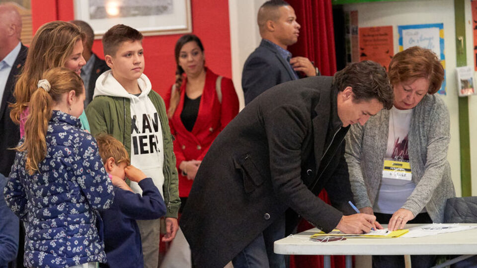 Kanada Trump’ın tehditlerinin gölgesinde sandık başına gidiyor