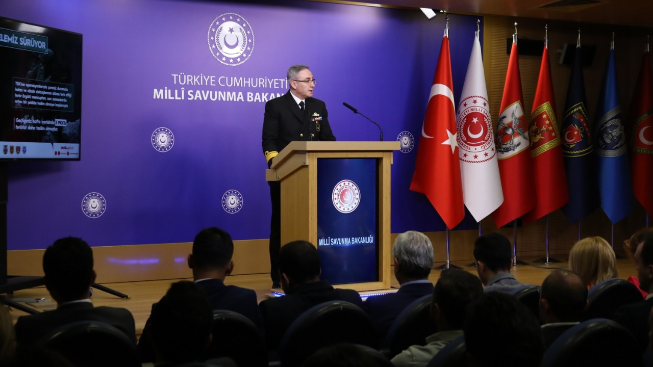 MSB’den Yunan askerlerine tepki: TSK’dan hiçbir zaman böyle davranışlar göremezsiniz