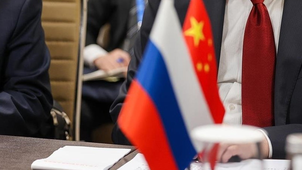 Putin, Çin Dışişleri Bakanı Vang ile görüştü