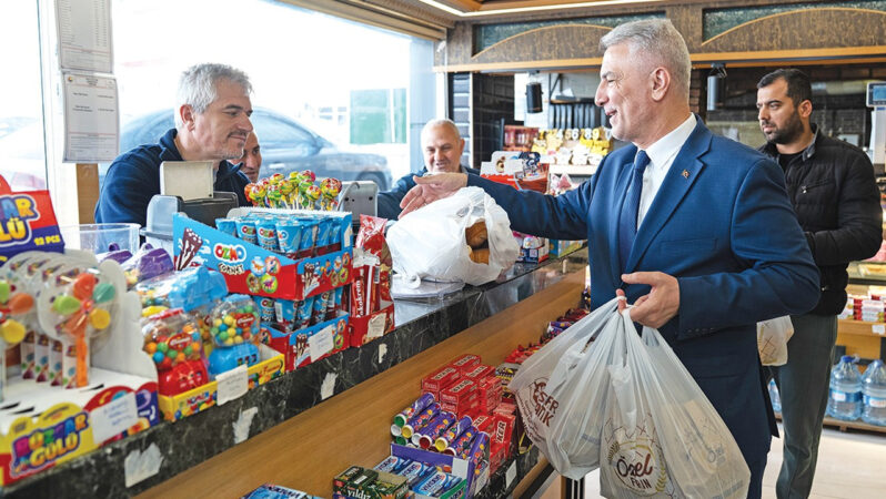 Şirketleri siyasi tartışmanın dışında tutmamız lazım