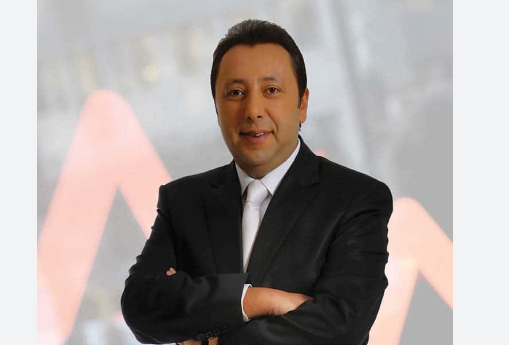 Çetin Ünsalan:  Açık makasla kumaş kesmeye çalışanlar