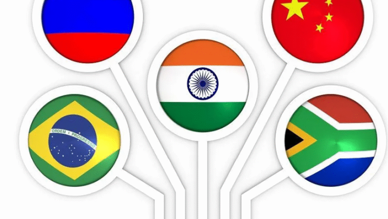 Gelişen Piyasa hisseleri coştu, ancak belirsizlik sürüyor