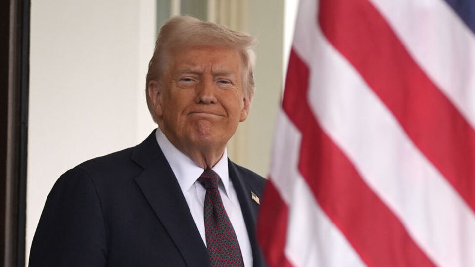 Trump, Powell’ı “hiçbir fikri olmayan bir ahmak” olarak niteledi