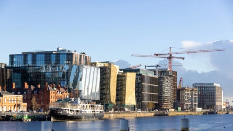 Euro Bölgesi büyümesine yukarı yönlü revizyon