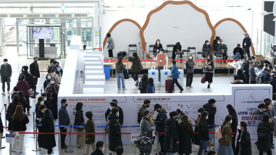 Güney Kore sandık başında