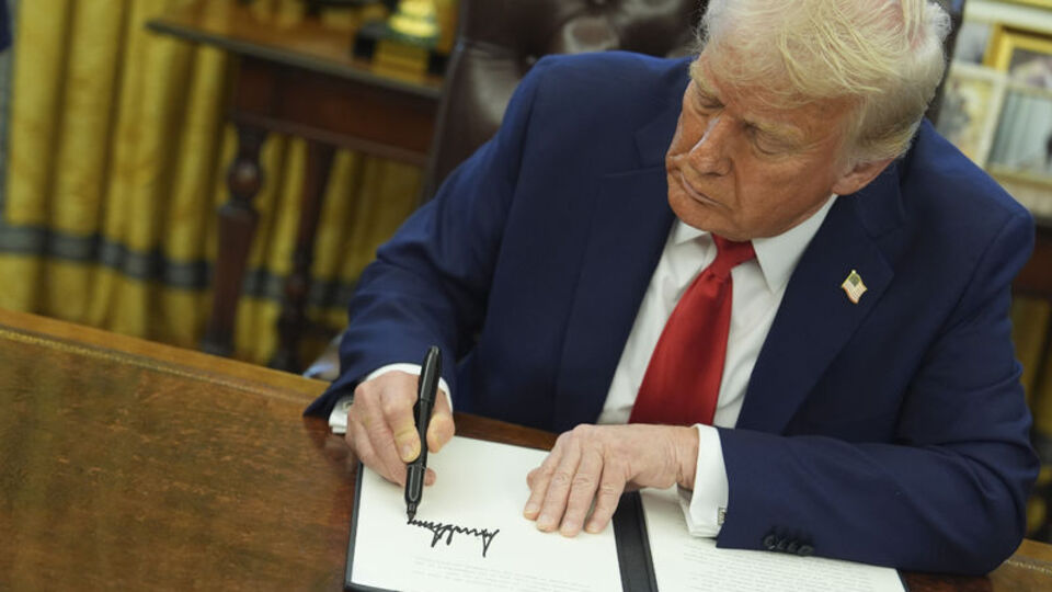 Trump, İngiltere ile ticaret anlaşmalarının uygulanmasına yönelik kararnameyi imzaladı