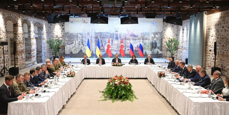 Ukrayna ve Rusya İstanbul’da yüz yüze: Barış görüşmeleri başladı