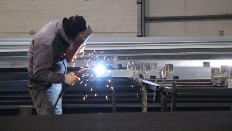 Türkiye’de imalat göstergesi dokuz ayın en düşük seviyesinde